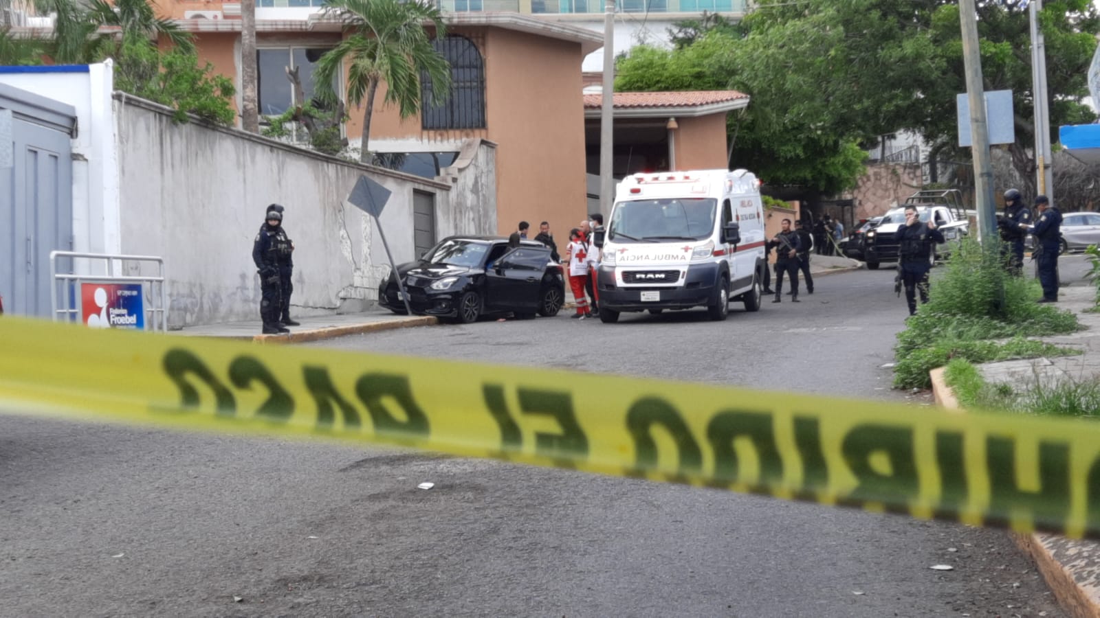 Ejecutan a balazos a automovilista frente a un kínder en Culiacán