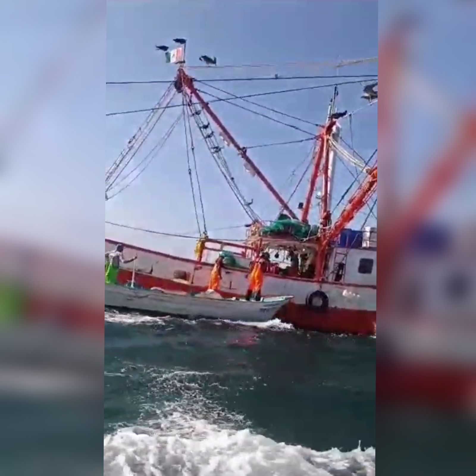 VIDEO: Enfrentan pescadores de Las Lajitas a barquero que sacaba camarón en bahía