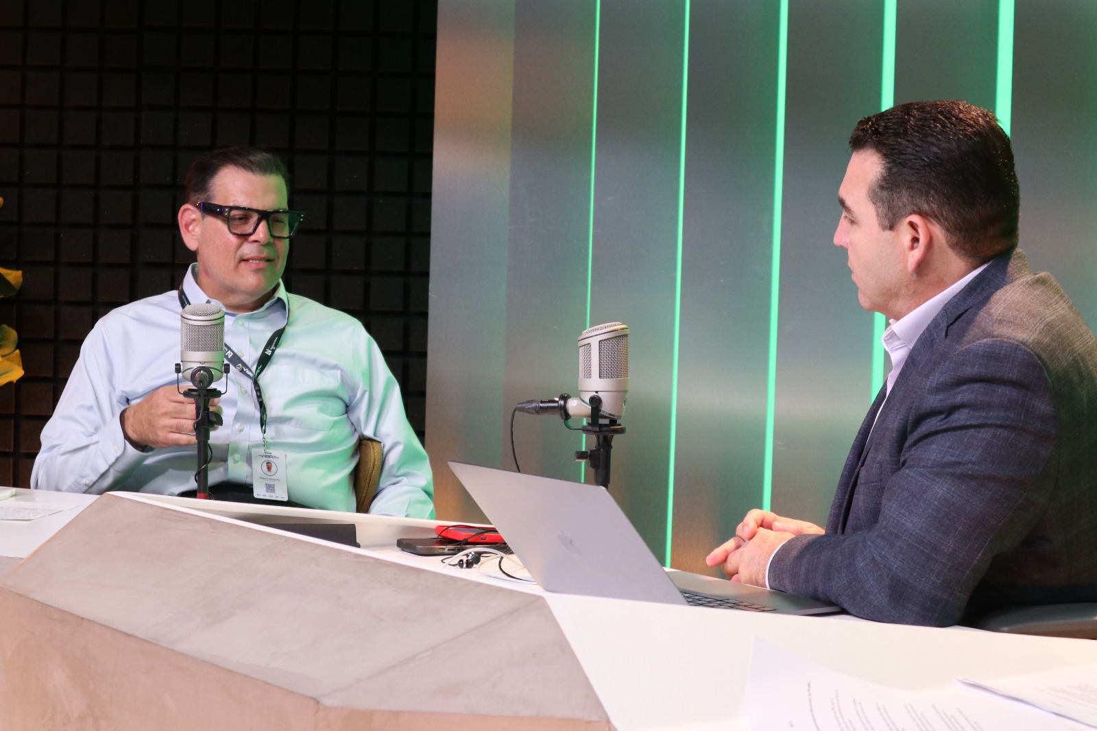 Haz crecer tus ventas escuchando un podcast: “Para que se venda bien” por Roque Mascareño y Grupo Vibra Radio