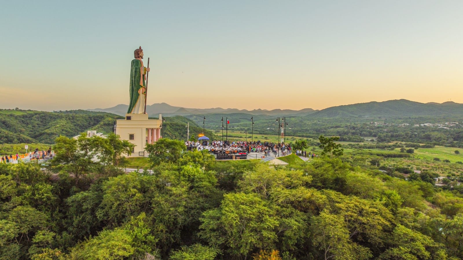 Inauguran Parque El Mirador y la figura de San Judas Tadeo en Badiraguato (Foto, José Betanzos)