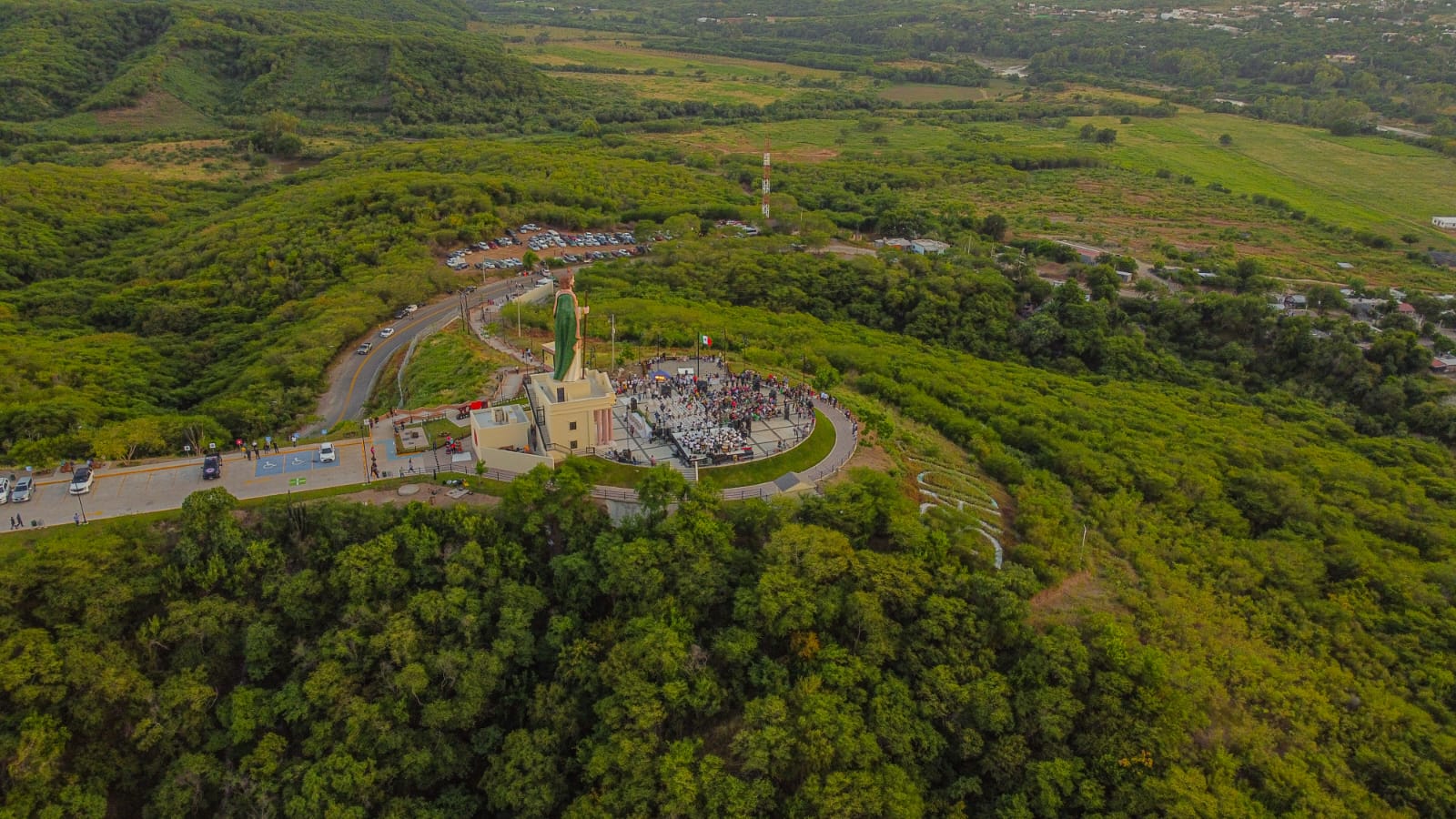 Inauguran Parque El Mirador y la figura de San Judas Tadeo en Badiraguato (Foto, José Betanzos)