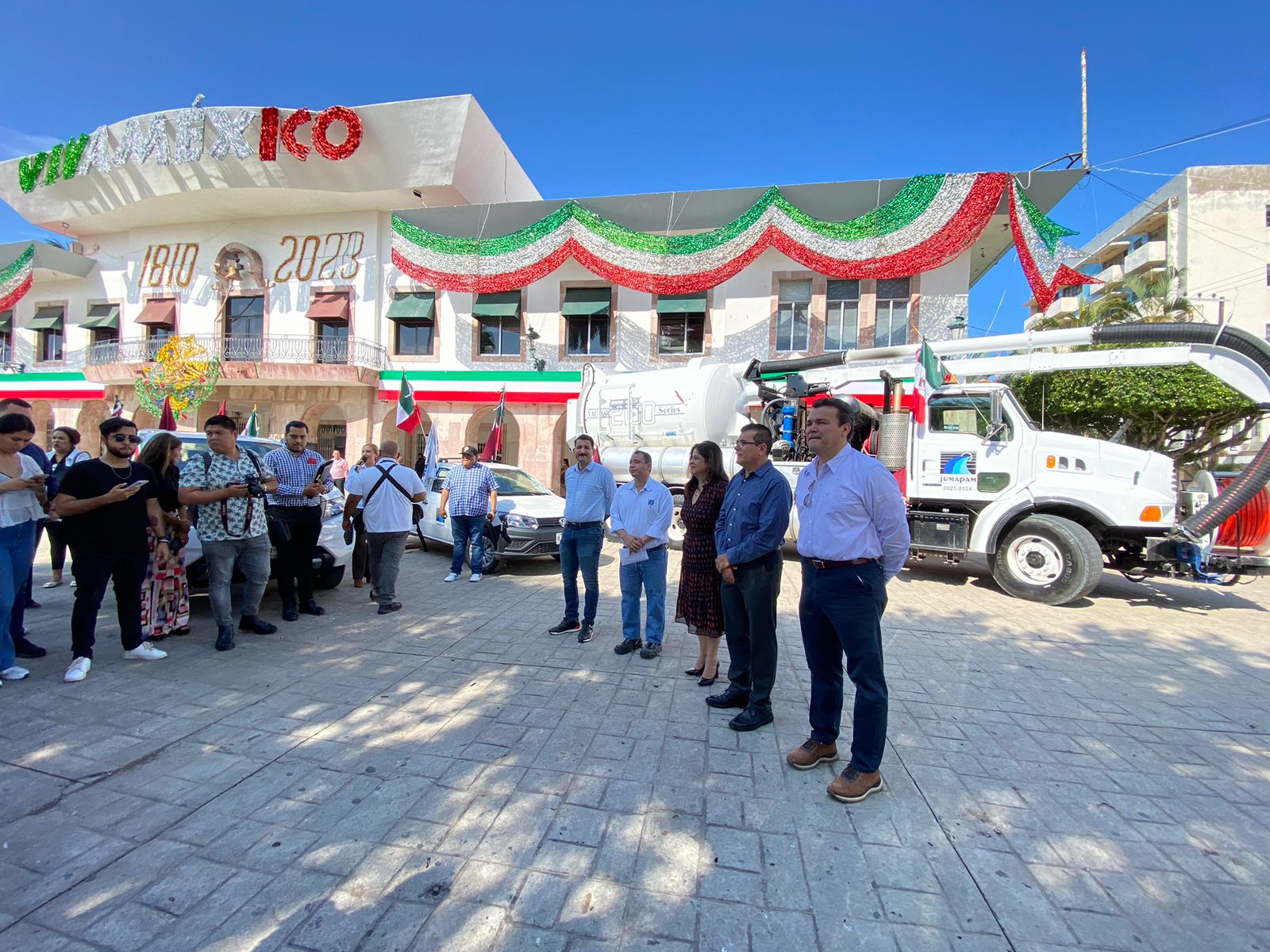 Invierten en Mazatlán 4.1 mdp para reforzar a Jumapam, le entregan tres vehículos operativos
