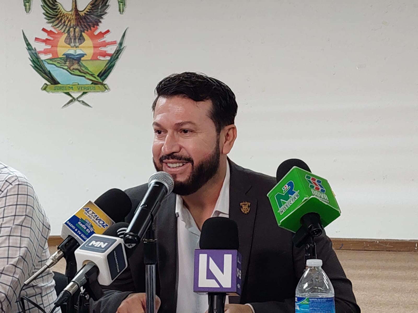 Supera UAS crisis de sobrecupo en aulas, llegan butacas para todos los alumnos: Vicerrector