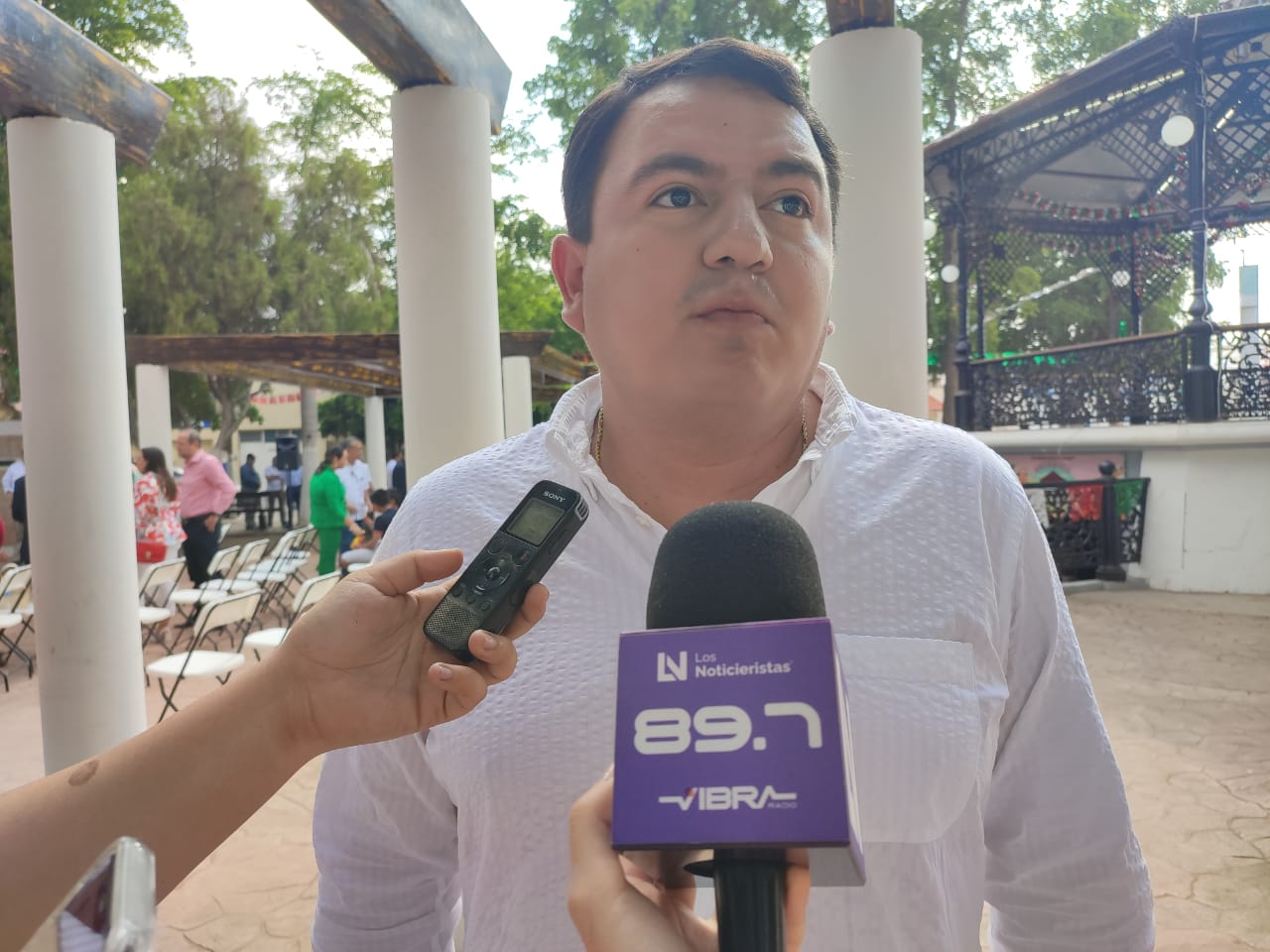 A bajarle al consumo de alcohol y ser responsables al conducir, llama regidor a jóvenes guasavenses