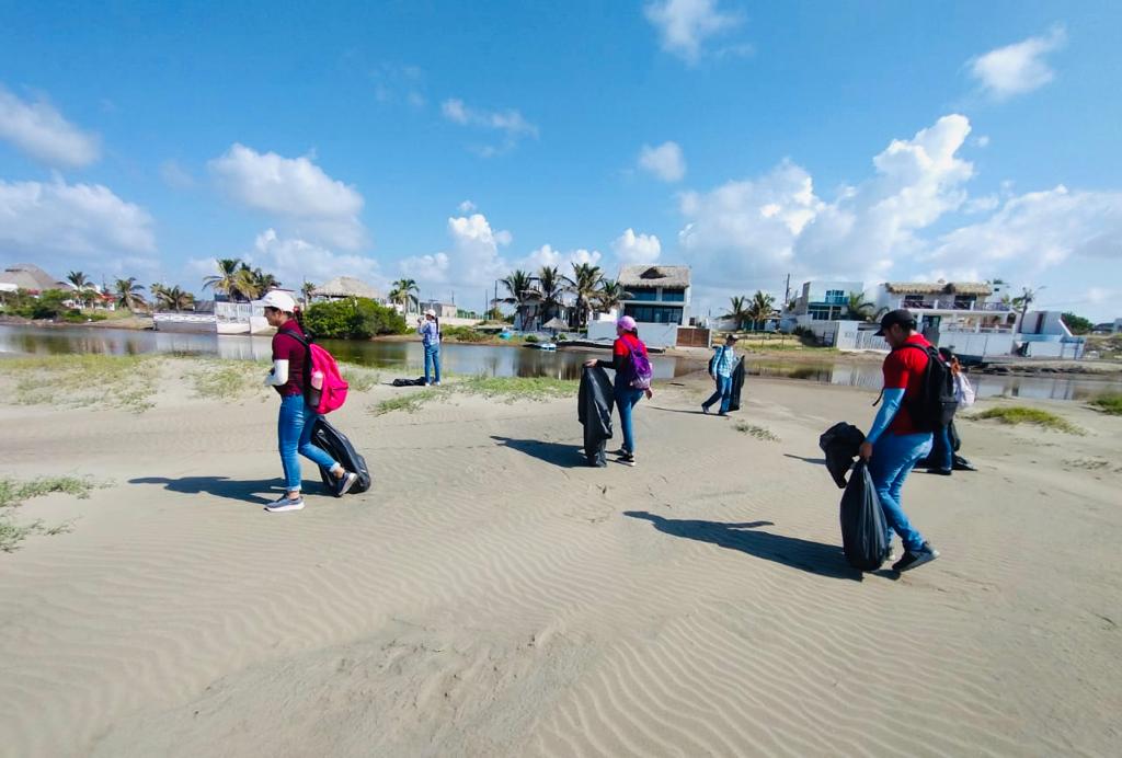 Más de 120 personas suman esfuerzos para limpiar las playas de Guasave