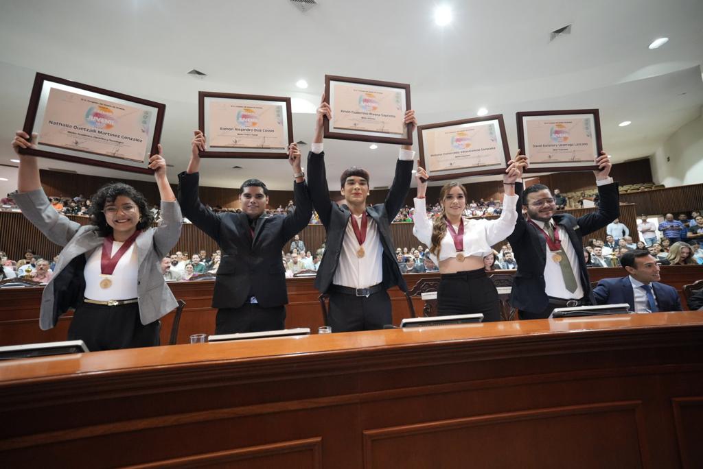 Congreso del Estado reconoce a cinco jóvenes sinaloenses en el Premio al Mérito Juvenil 2023