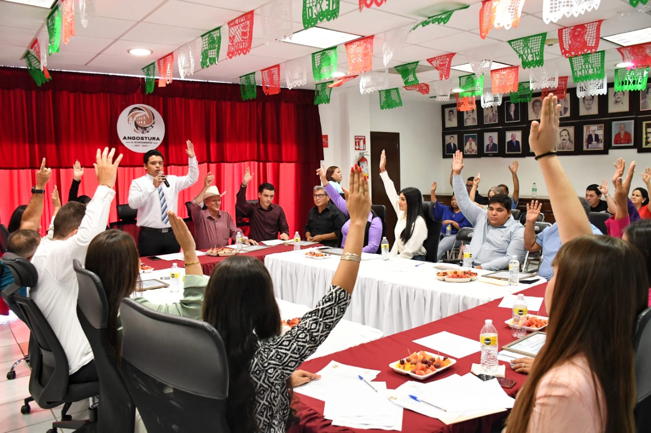Realizan en Angostura el primer Cabildo Juvenil, Luis Daniel Castro López fue alcalde por un día