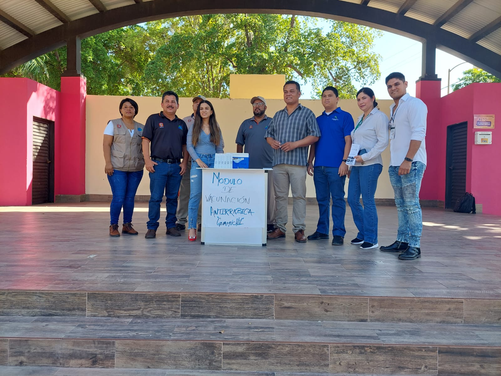 Realizan en Salvador Alvarado campaña de vacunación antirrábica para perros y gatos