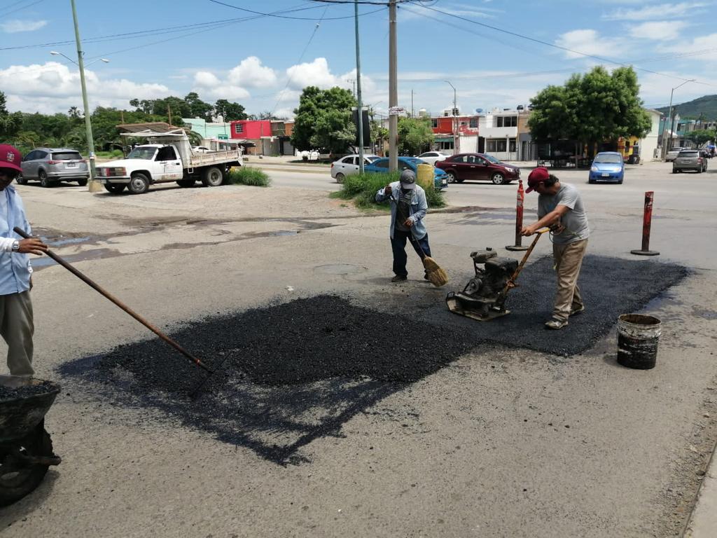 A diario Obras Públicas recibe 10 reportes para reparar baches en Mazatlán y más en temporada de lluvias