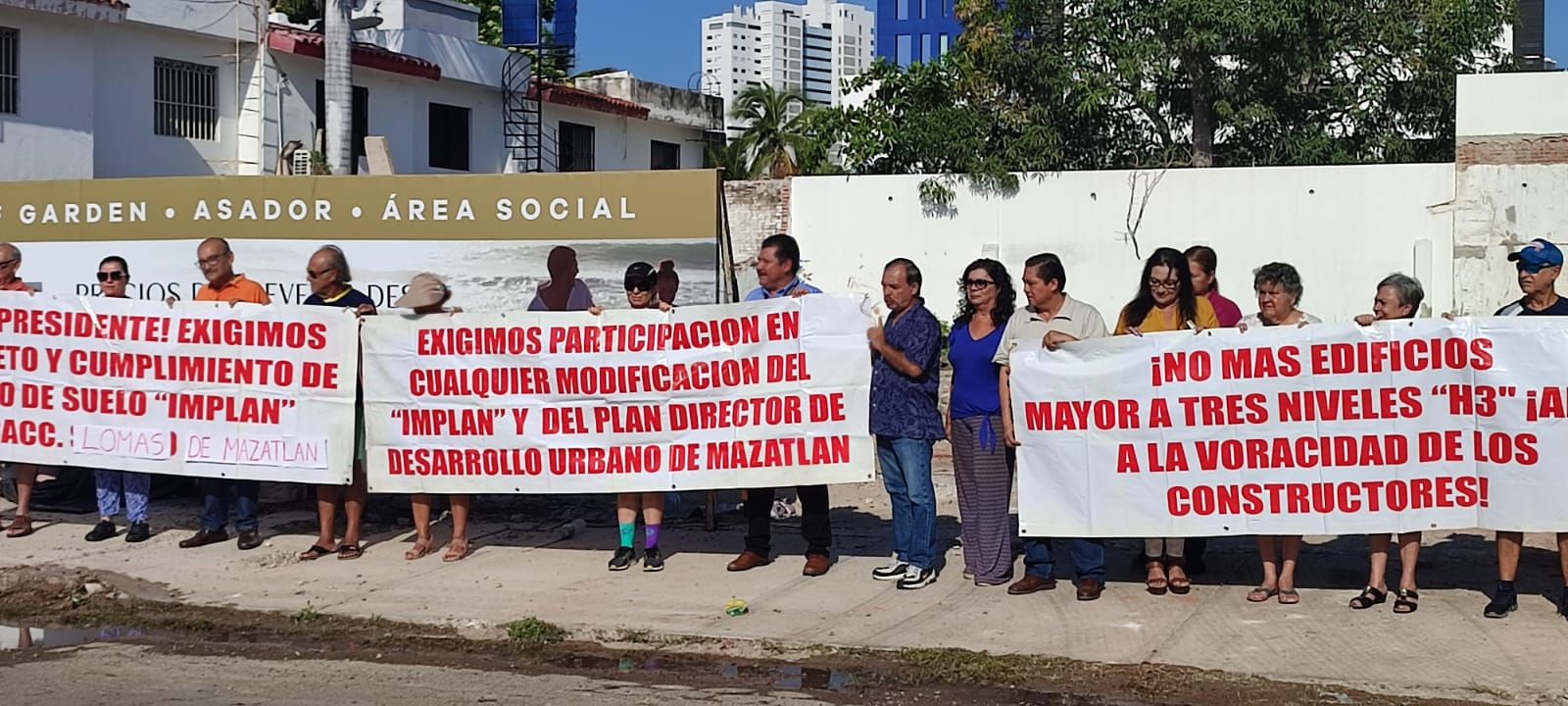 Se debe tener equilibrio entre constructores y vecinos afectados, afirma alcalde de Mazatlán tras manifestación