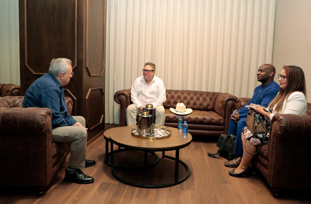 Se reúne Rubén Rocha con Cónsul de EEUU en Hermosillo, Matt Roth; hablaron sobre el dumping del tomate sinaloense