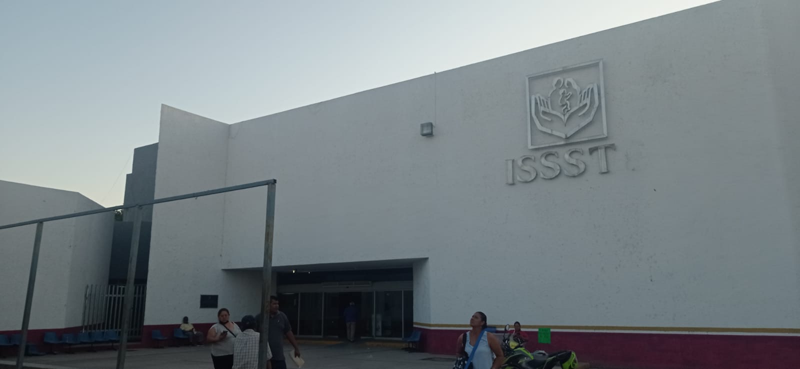 Sin medicinas la farmacia del Issste Los Mochis, enfermos crónicos están en riesgo