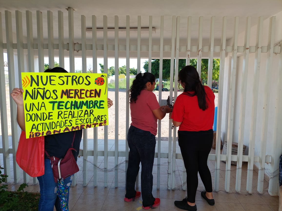 Toman madres de familia jardín de niños ‘Federalizado Canteras’ en Los Mochis; exigen techumbre