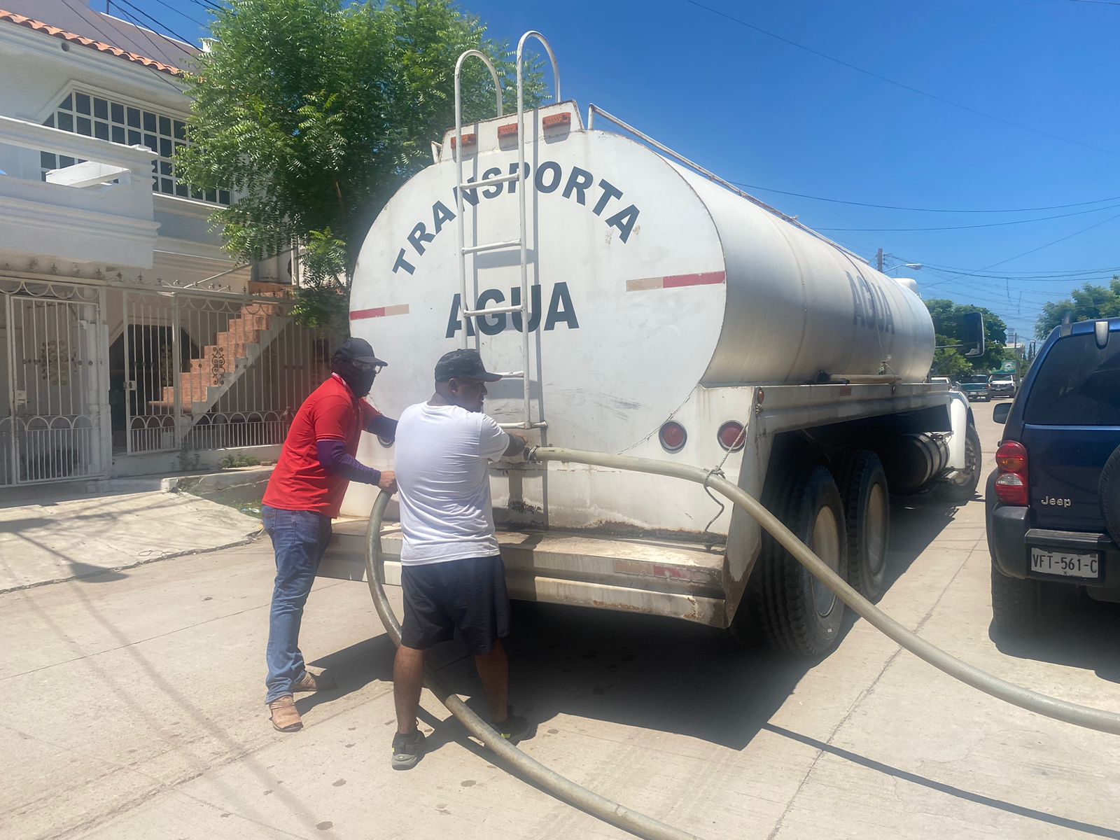 Ya son cuatro días y contando… Villa Unión permanece sin abasto de agua, pipas son insuficientes