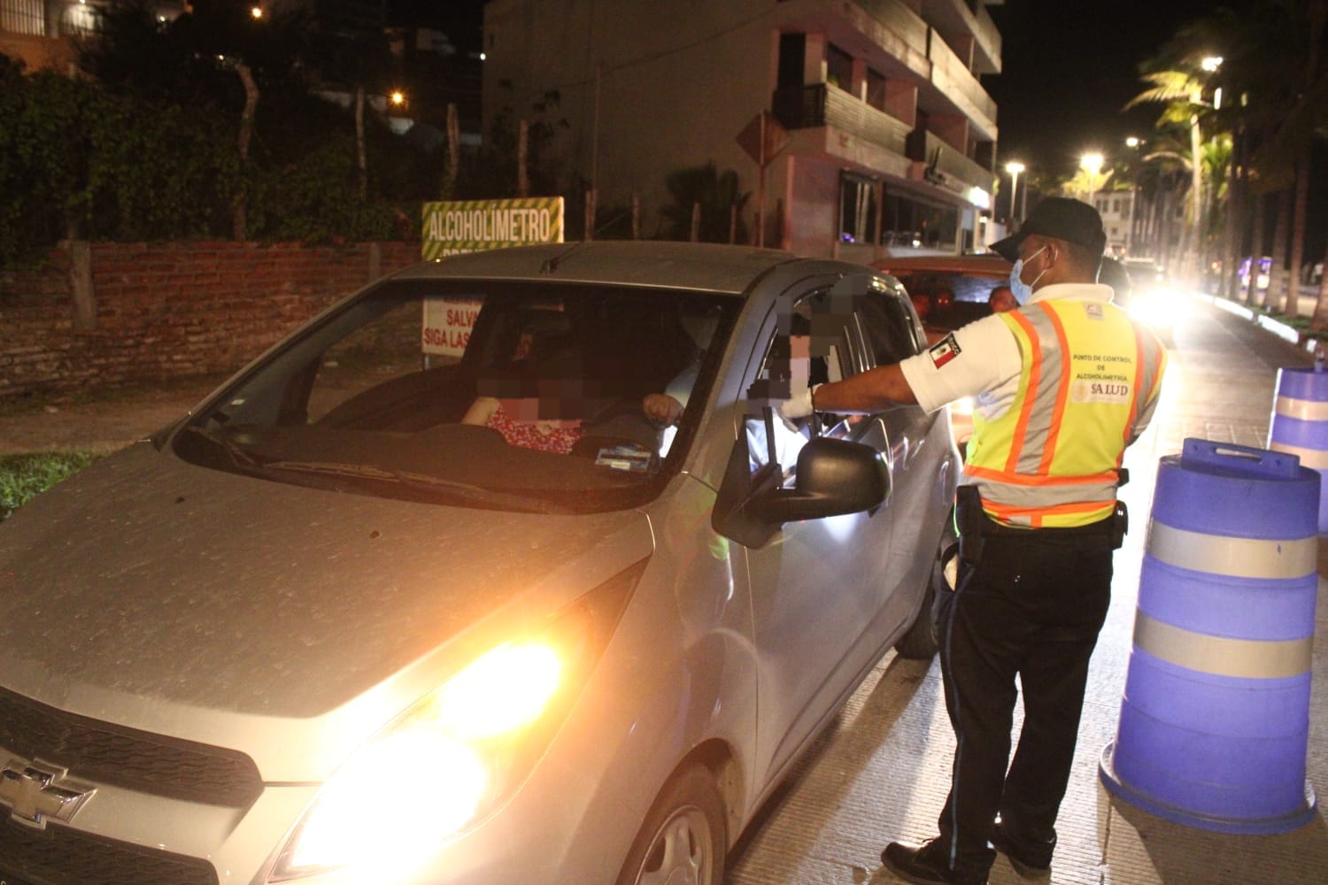 Pasaditos de copas, llegan más a celdas tras dar positivo en alcoholímetro de Mazatlán