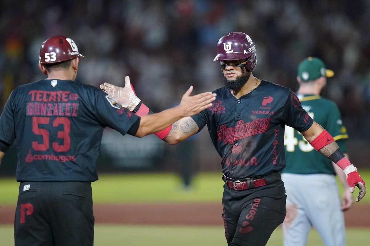 Explota la ofensiva guinda y Unión Laguna se queda con el juego 2 de la Serie del Rey en la LMB