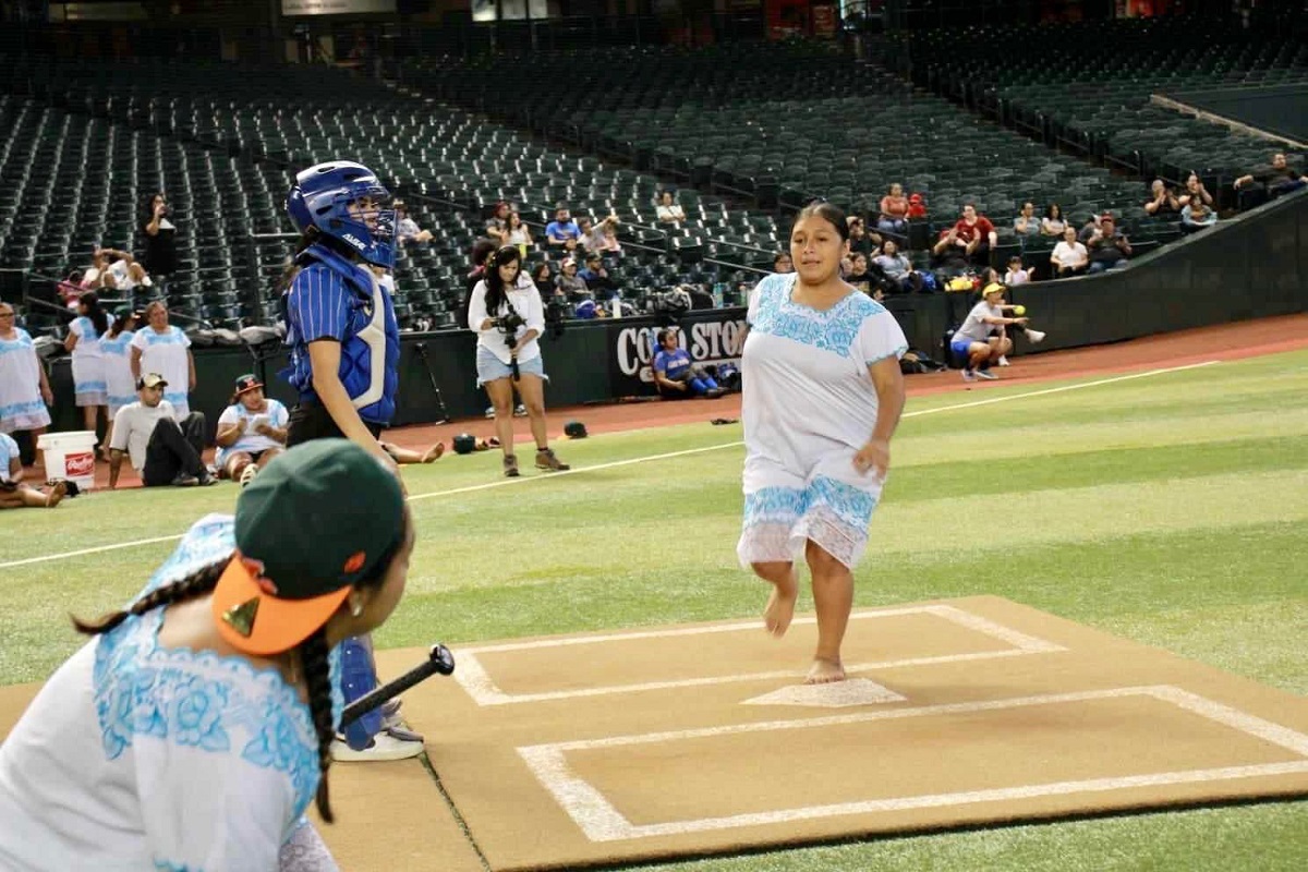 Amazonas de Yaxunah triunfan en juego de exhibición en el Chase Field, estadio de los Diamondbacks de Arizona
