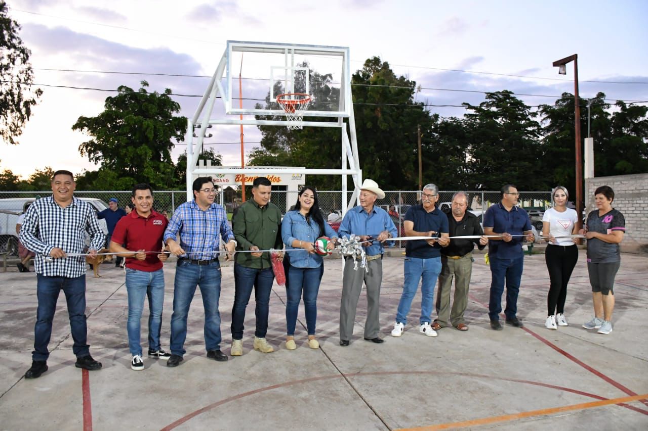 Alcalde de Angostura cumple el sueño a deportistas de la cabecera municipal y rehabilita la cancha de uso múltiples