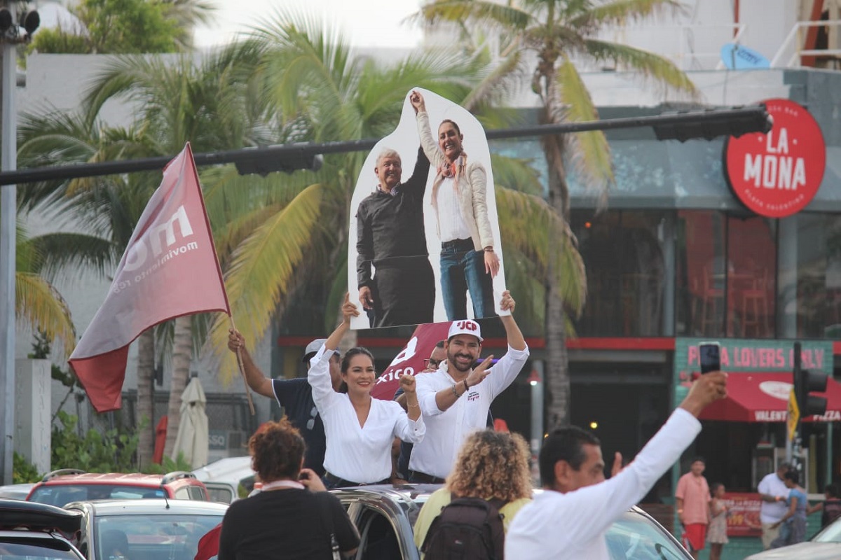 Con caravana y banderas, diputado y allegados celebran triunfo de Claudia Sheinbaum en Mazatlán