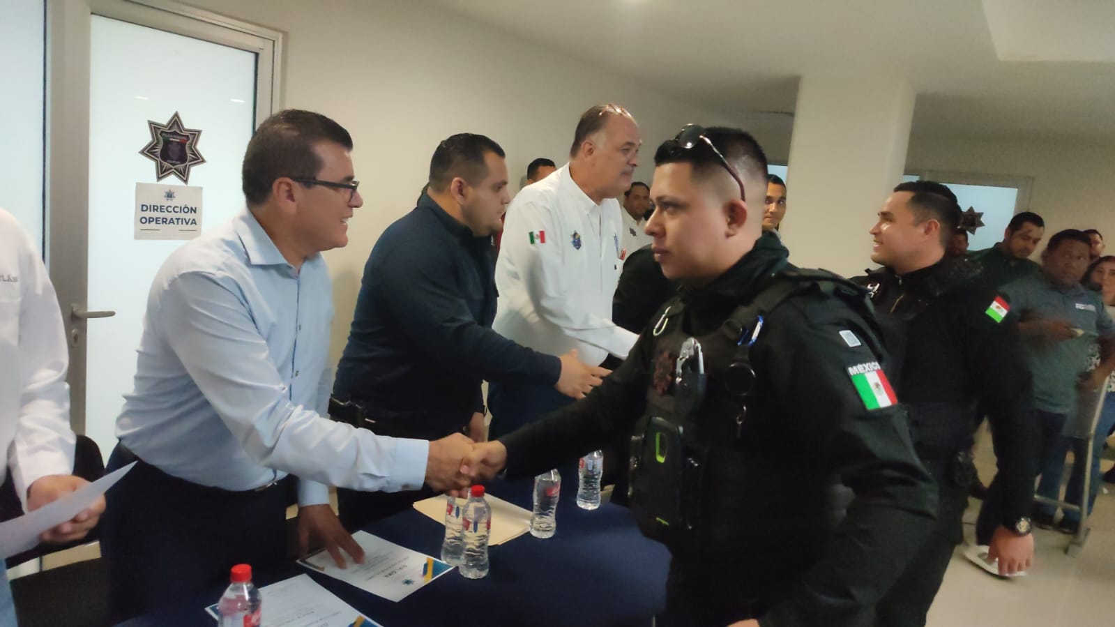 Les dan grados de policías terceros a 30 elementos municipales en Mazatlán