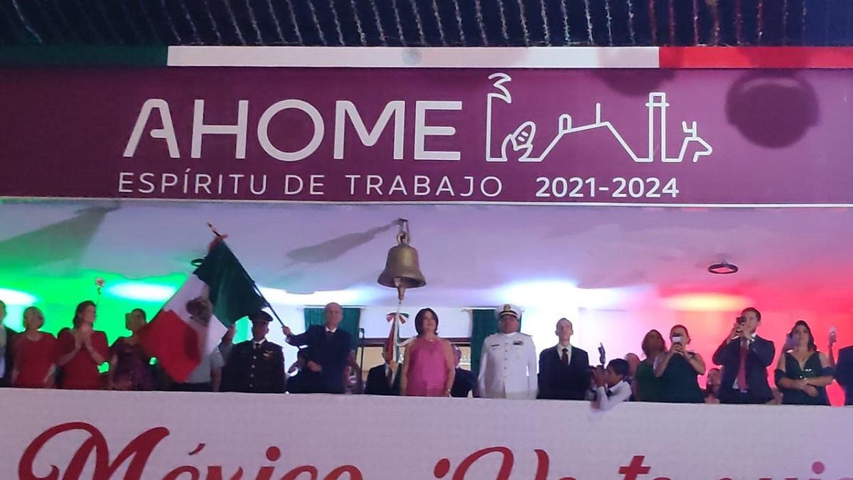 Ahomenses gritan ¡viva México! Celebran el 213 aniversario del inicio de la Independencia