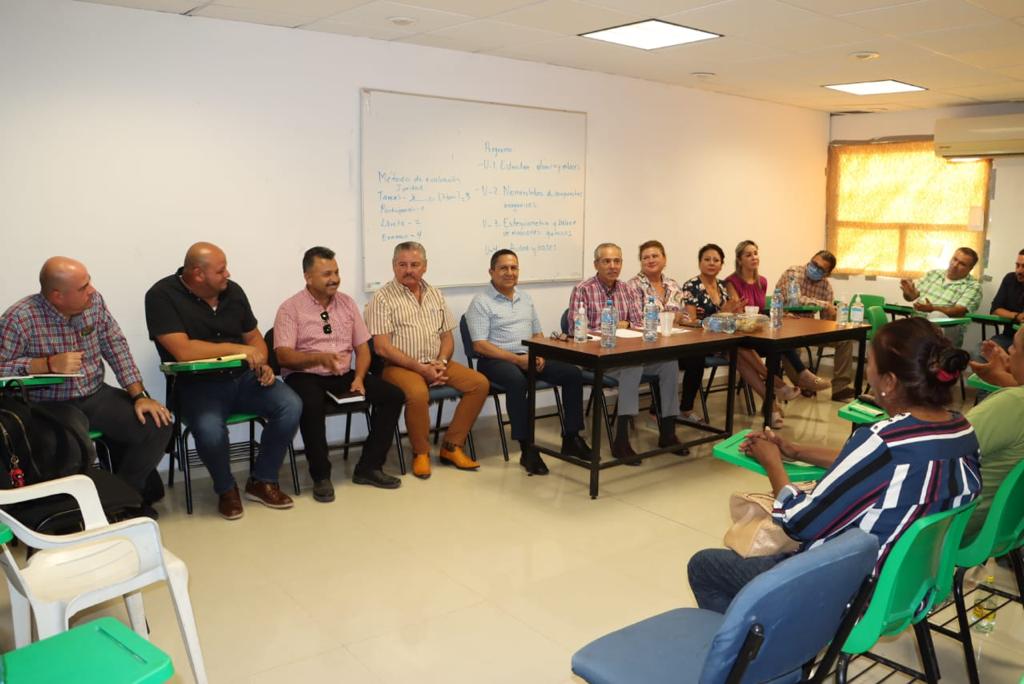 Atiende Gerardo Vargas a habitantes de El Carrizo inconformes por servicios públicos