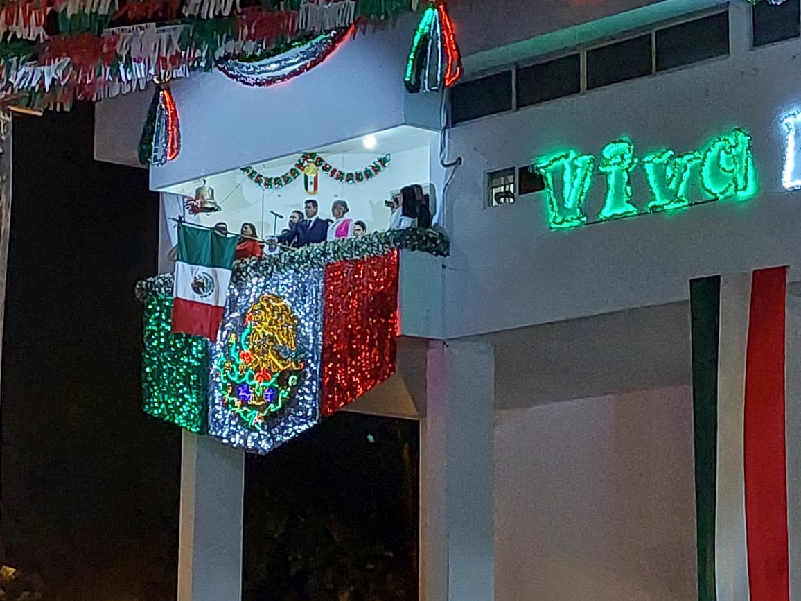 Vibra Salvador Alvarado con el grito de ¡Viva México!
