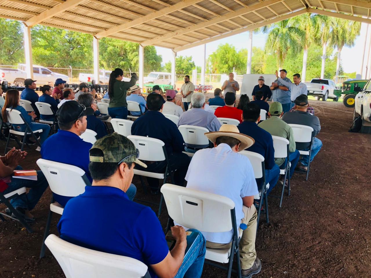 “Hay suelos agotados y en desequilibrio”; en Guasave imparte la Aarsp taller ‘Doctores del Suelo’