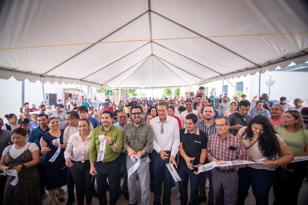“Hice el compromiso y se los cumplí”: Alcalde entrega dos calles pavimentadas en Culiacán