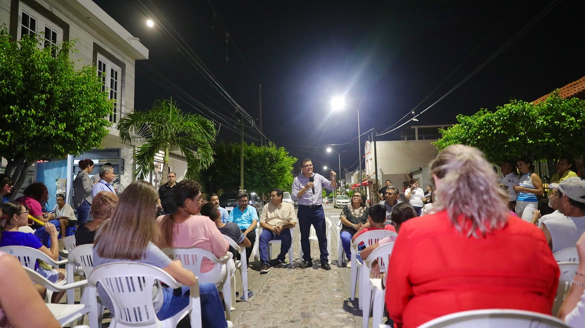 Llega a Villas del Rey alumbrado con lámparas led que cambiará la imagen de Mazatlán
