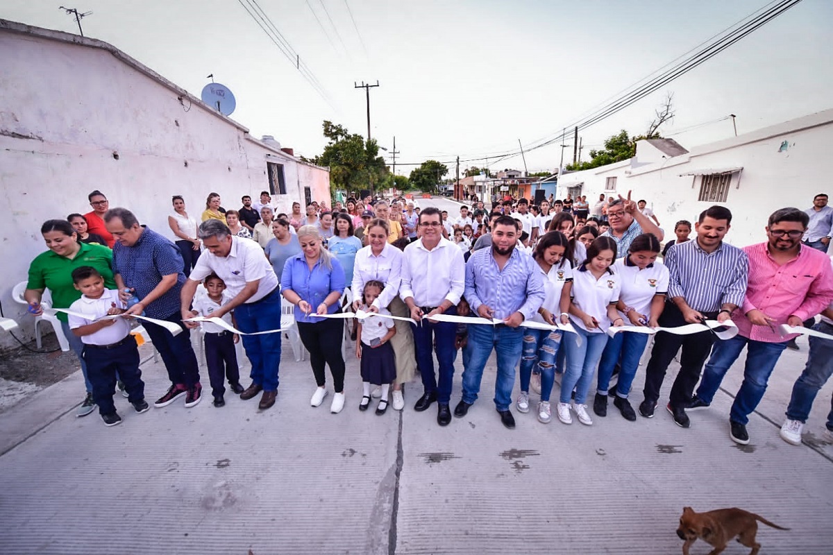 Después de 10 años, inauguran en Mármol, Mazatlán la esperada pavimentación de la calle Benito Juárez