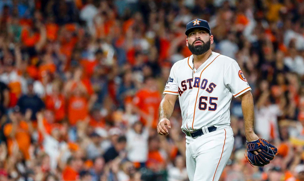 José Urquidy domina y triunfa con los Astros de Houston