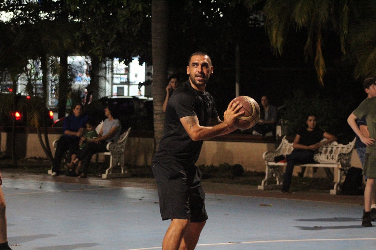 Coach de lujo llega a Academia Tigres para impulsar el basquetbol sinaloense