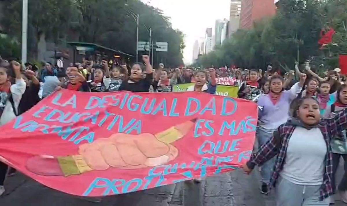 Caso Ayotzinapa: Al solicitar órdenes de aprehensión, en la Fiscalía se produjo ‘una rebelión’, señala AMLO