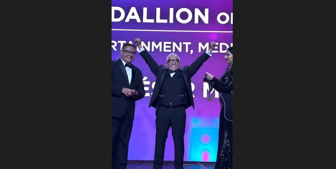 Premian en Estados Unidos al sinaloense César Millán, El encantador de perros