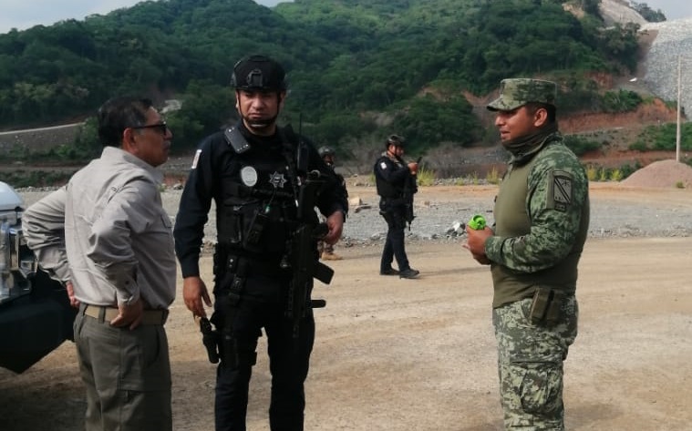 Gerardo Mérida, titular de la SSP, recorre poblaciones de Rosario resguardado por elementos de seguridad
