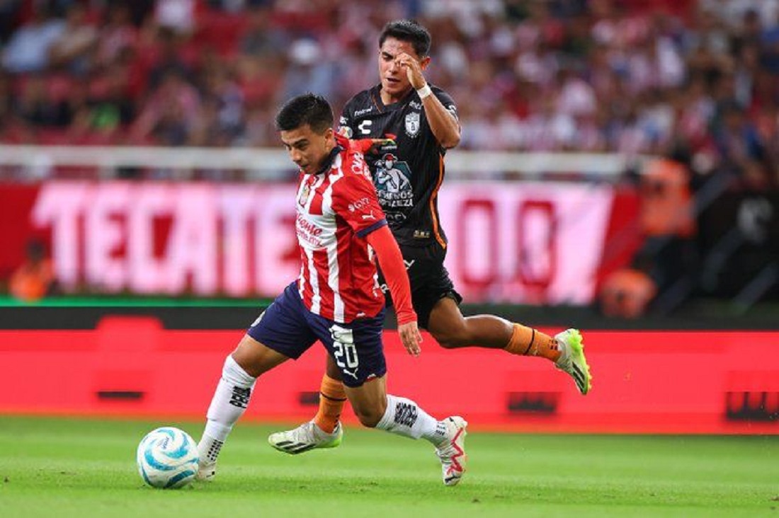 Pachuca deja ir la victoria y empata ante Chivas en la jornada 9 de la Liga MX