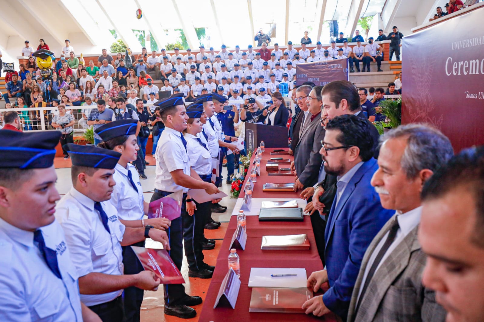 Este viernes se graduaron 145 nuevos policías preventivos que fortalecerán las corporaciones municipales y estatales
