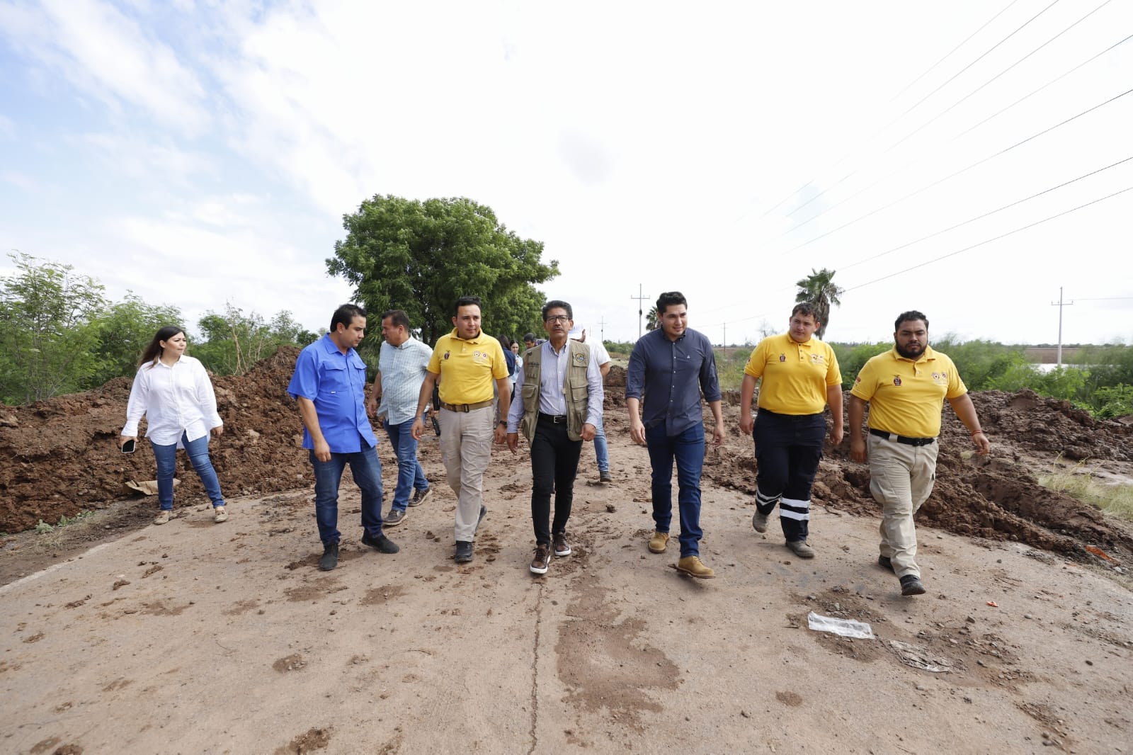 Alcalde de Guasave supervisa daños en las carreteras que sufrieron afectaciones