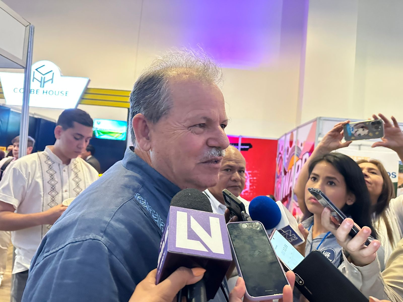 ‘Qué bueno que haya caballos y yeguas que quieran correr’: Higuera a ‘corcholatas’ en Mazatlán