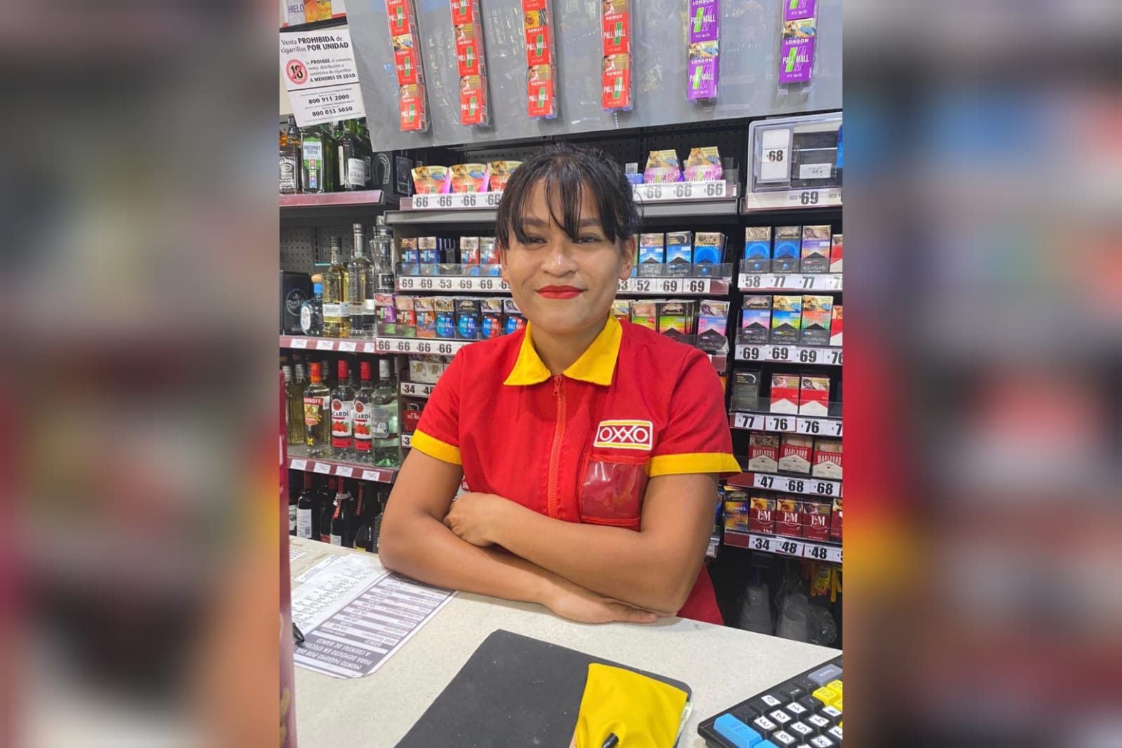 En Mazatlán, aún hay honradez; Alejandra, cajera de Oxxo es felicitada por devolver pertenencias a una clienta