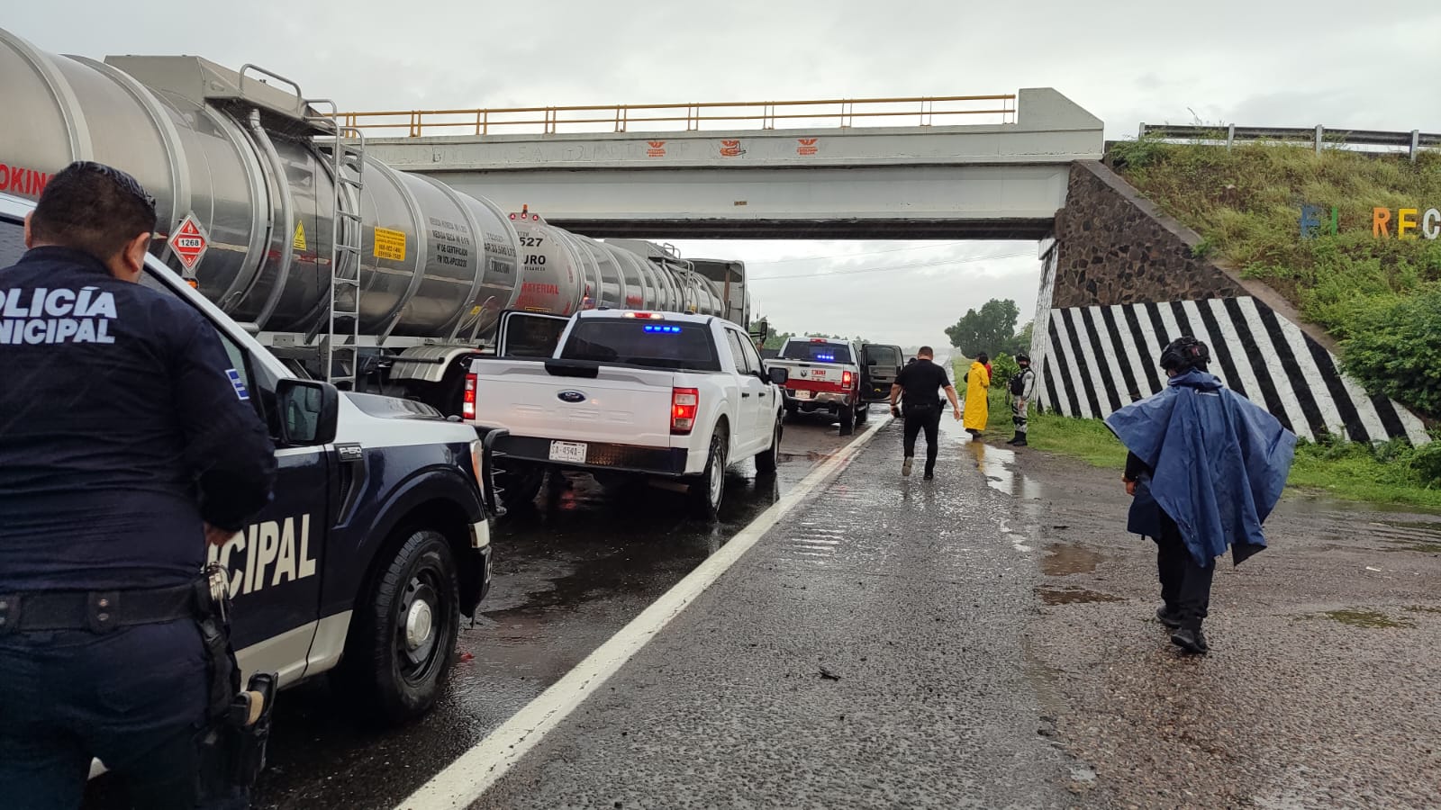 Cerrada maxipista Culiacán-Mazatlán ante las fuertes lluvias al norte de la ciudad