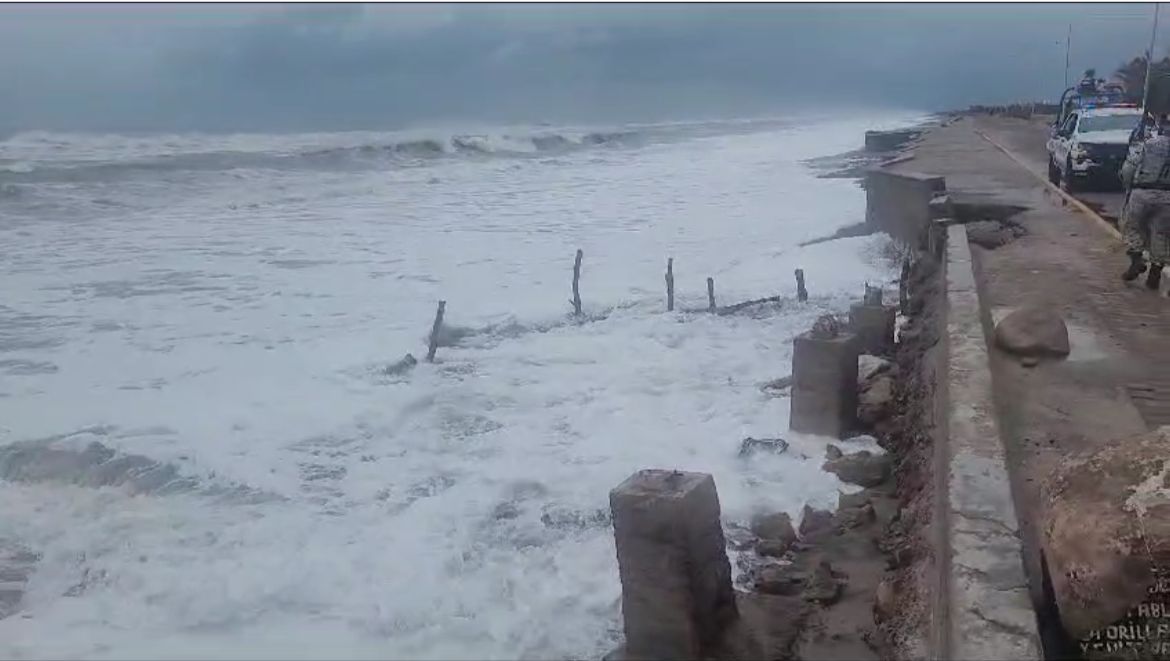 Cierran Playa Ceuta, en Elota, ante alto oleaje provocado por Norma