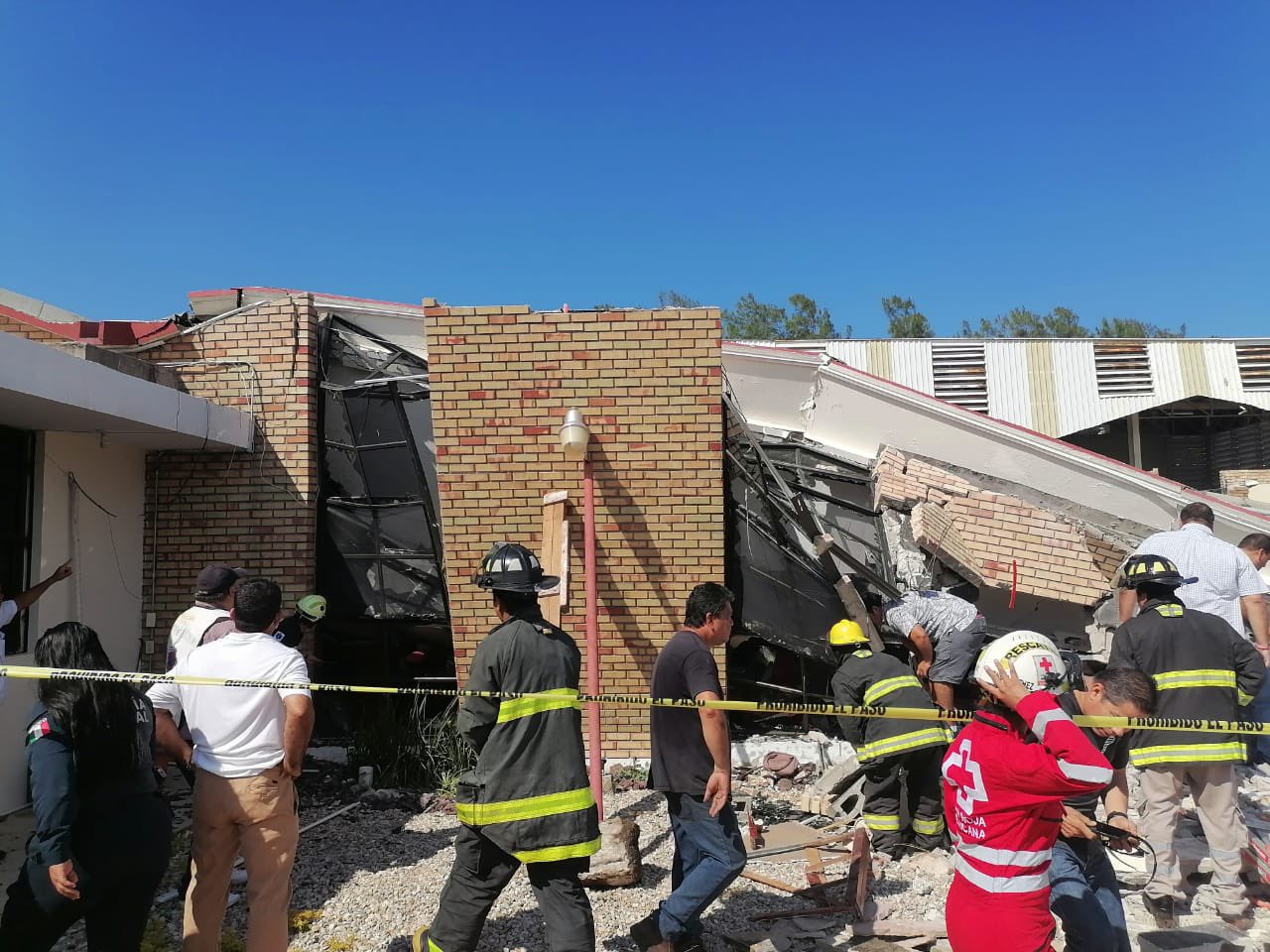 Tragedia: Al menos 7 personas fallecidas tras colapso de techo en iglesia en Tamaulipas (Video)