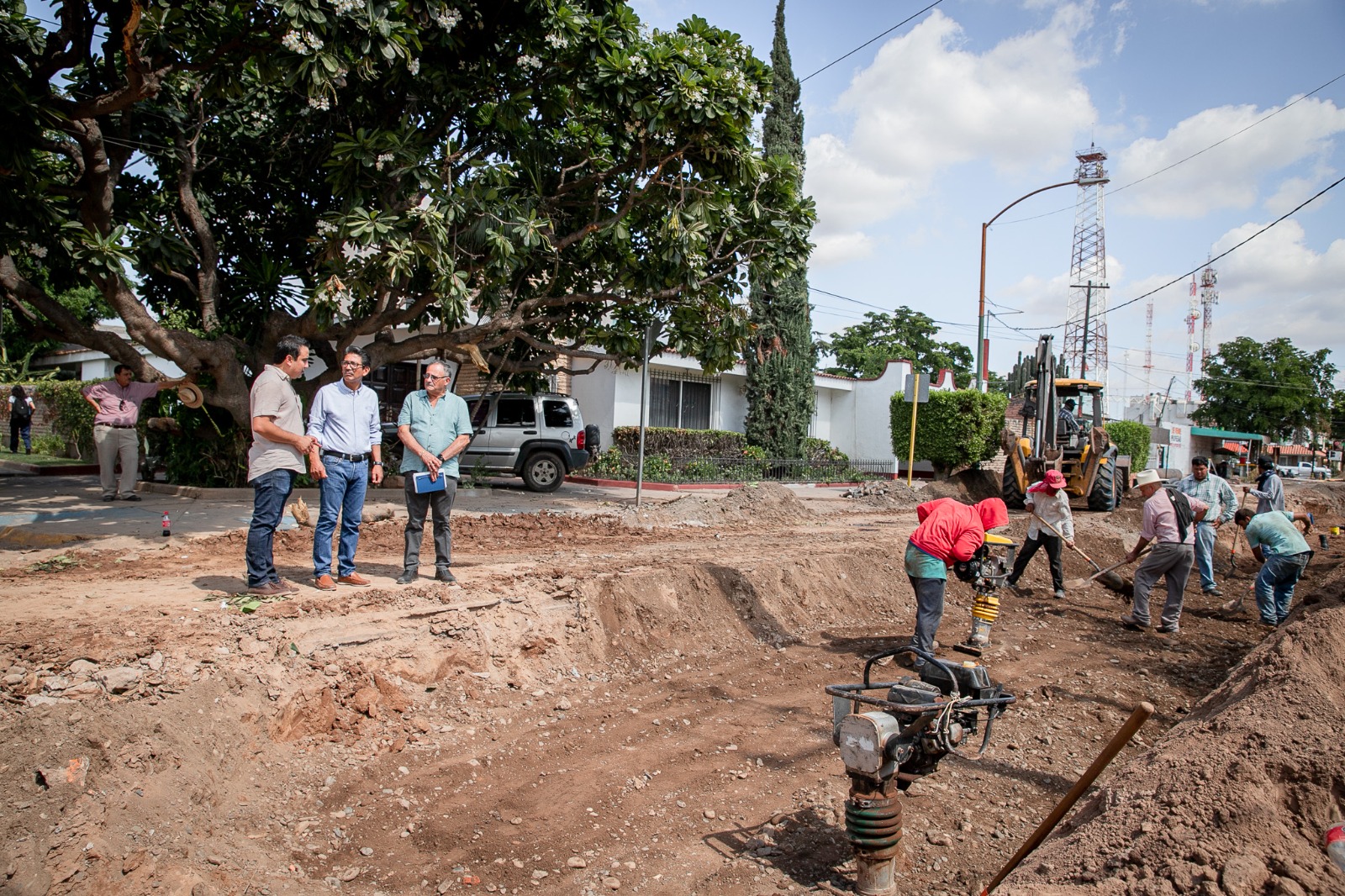 Comerciantes de la Cuauhtémoc, en Guasave,  piden acelerar reparación de drenaje; vienen buenas ventas