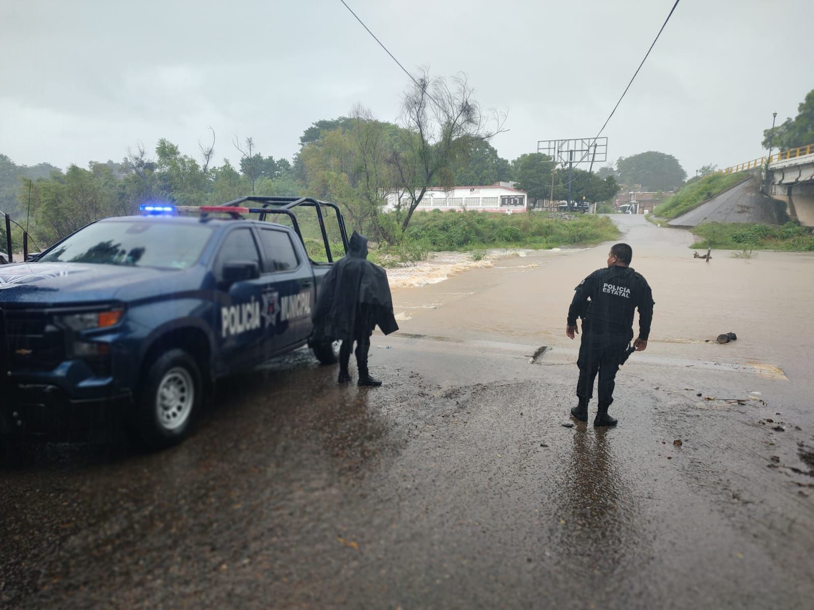 Deslaves y crecida de arroyos se han registrado en Concordia por lluvias de este lunes