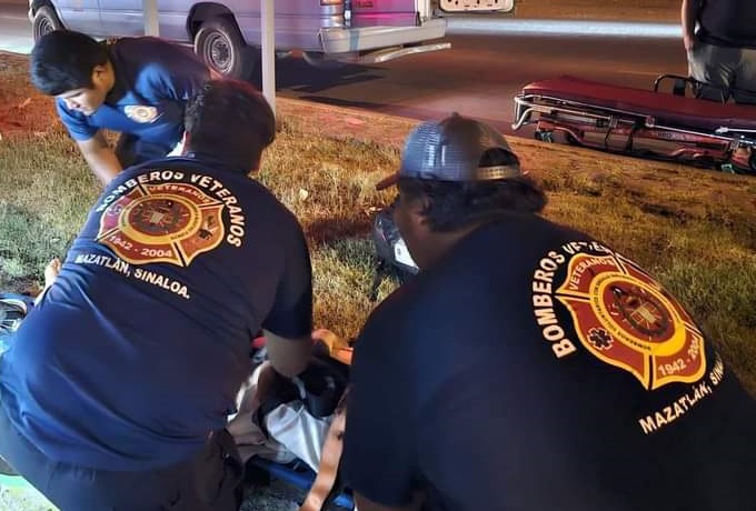Motociclista derrapa y termina lesionado sobre la Luis Donaldo Colosio en Mazatlán