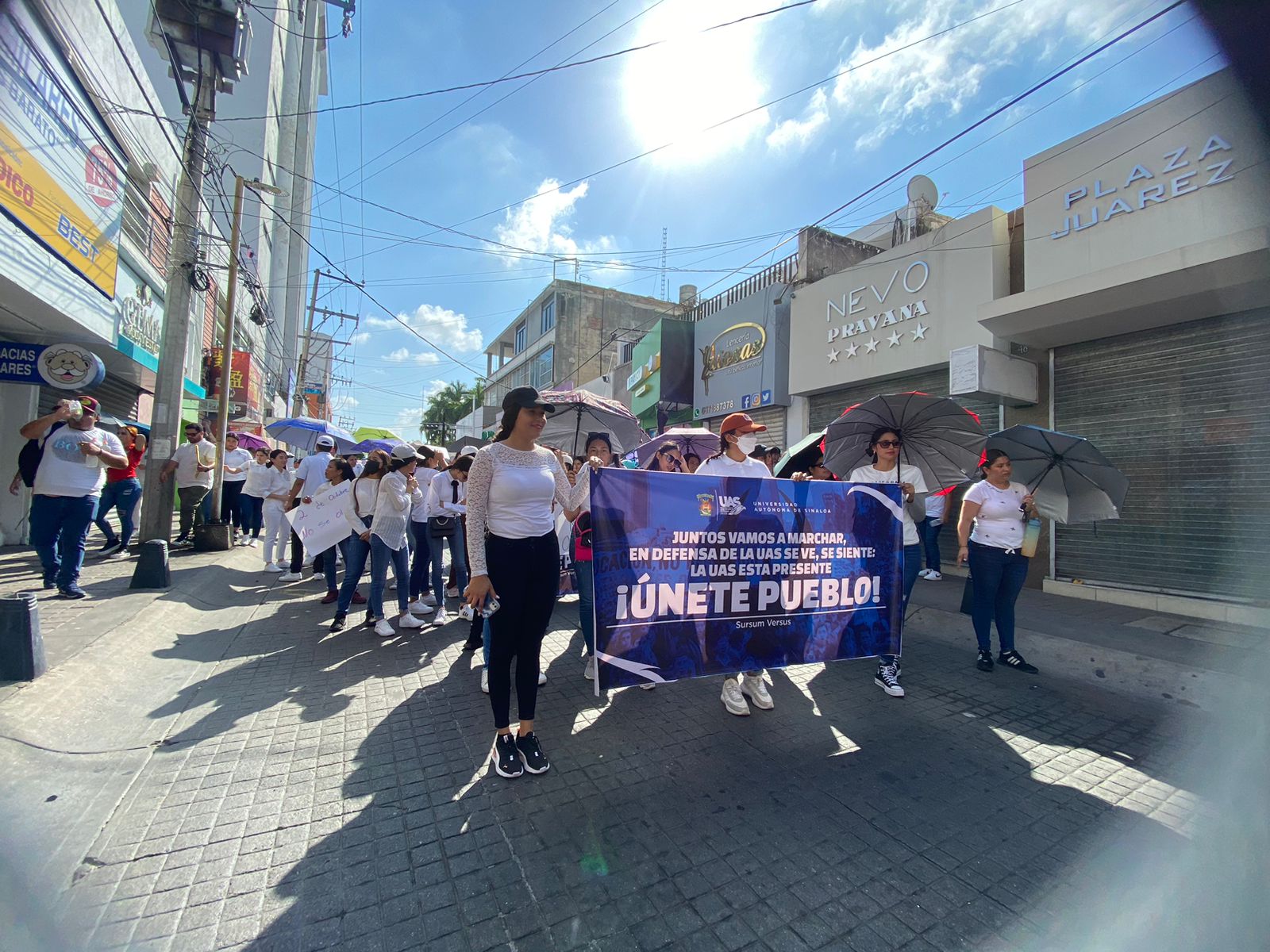 ¡El 2 de octubre no se olvida! Estudiantes de la UAS salen a las calles de Culiacán a recordar la matanza de Tlatelolco