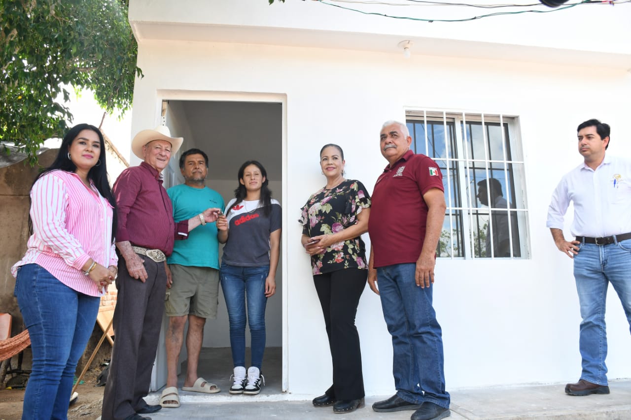 Familias angosturenses tienen ya un hogar digno; autoridades entregan seis acciones de vivienda