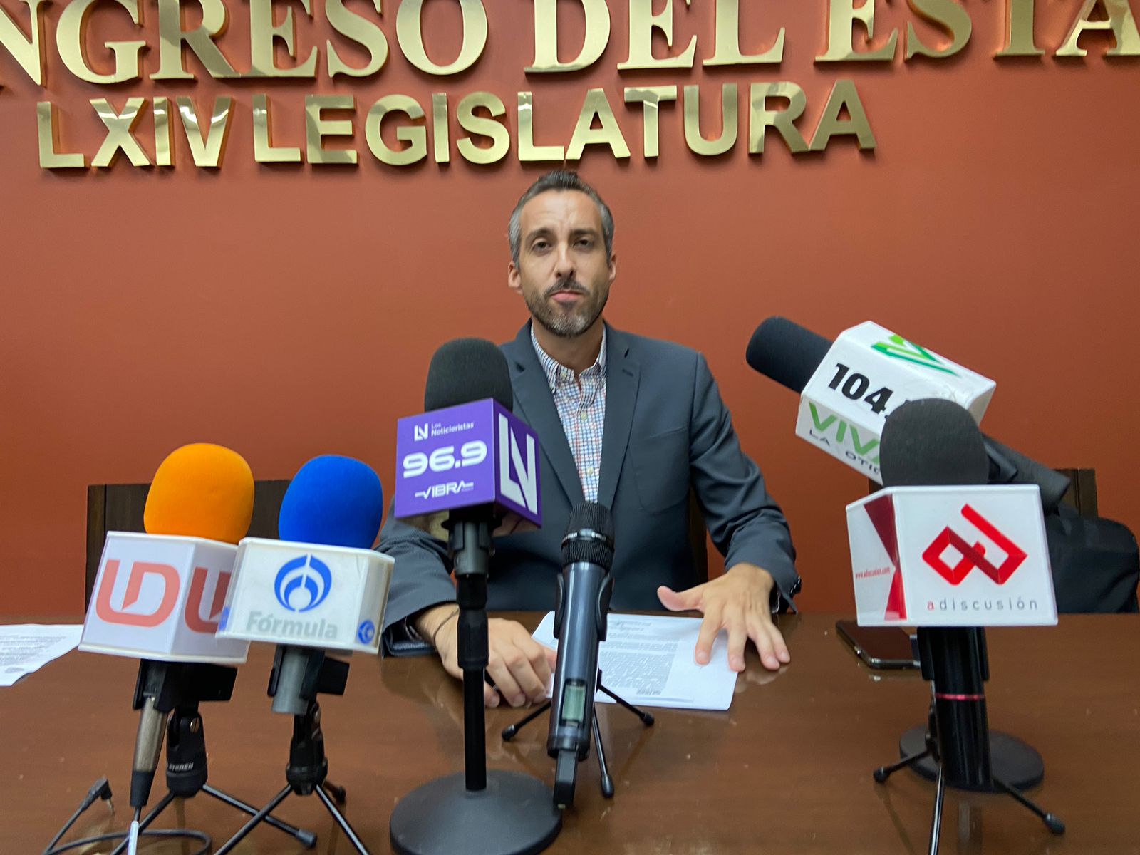 Pide diputado del PAS que se esclarezcan los recursos entregados a los diputados que se unieron al Grupo Plural